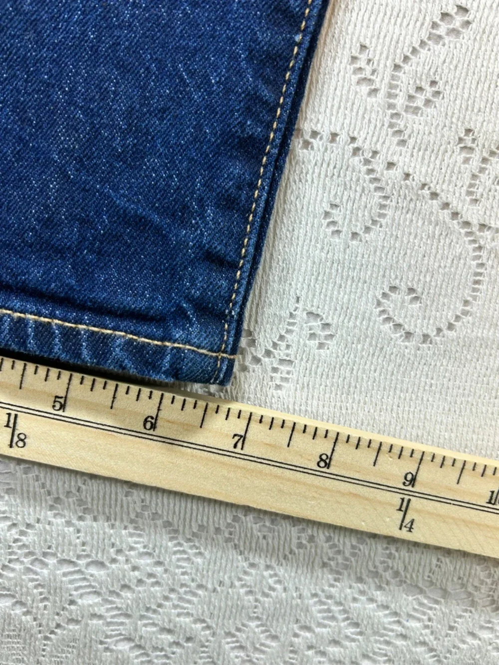 Levis excellent please